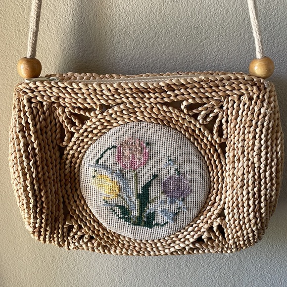 Wicker embroidered purse - Picture 2 of 7